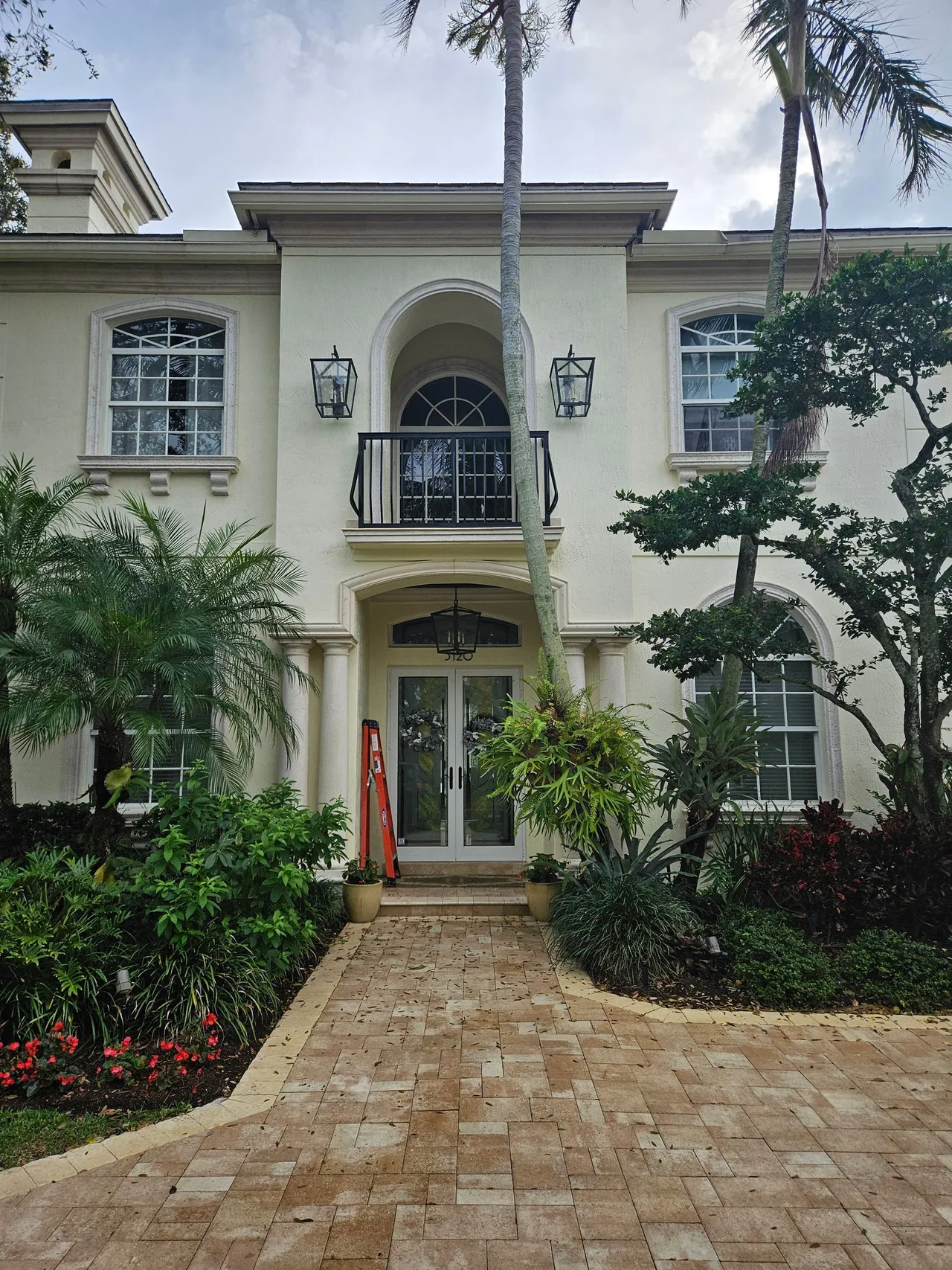 Window washing service in Coral Springs FL